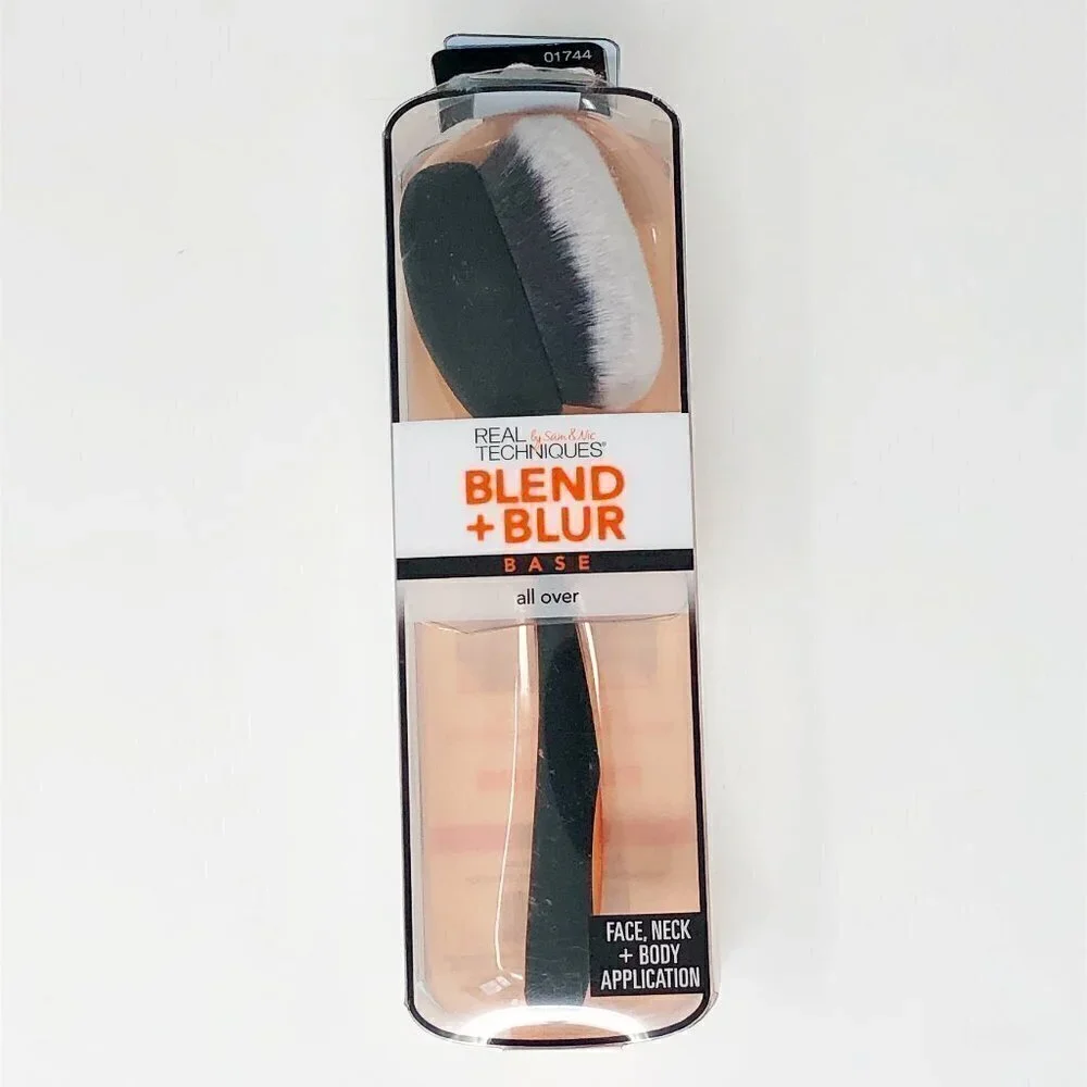 Real Techniques  All Over Blend + Blur Foundation Brush